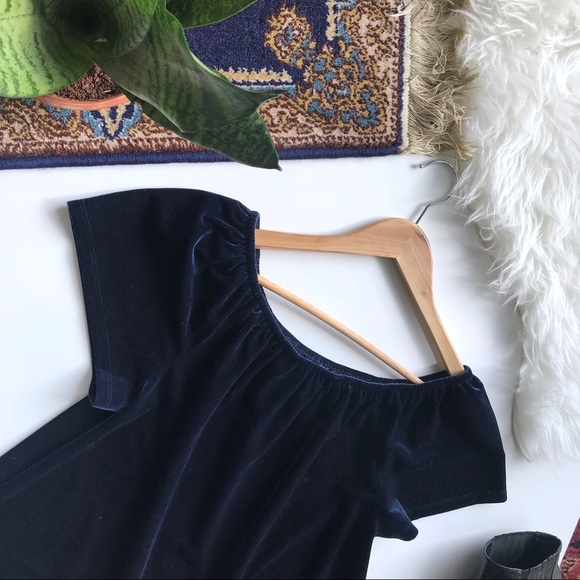 GAP • Velvet off the shoulder top - Picture 5 of 6